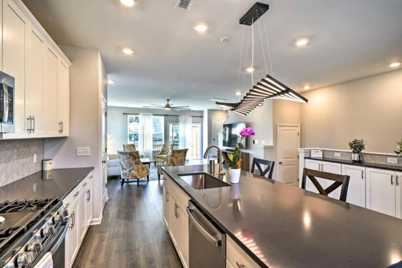 דורהאם The Villas Buckingham 10 Mins To Rdu Airport Duke Downtown מראה חיצוני תמונה